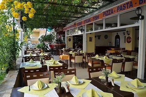 拜拉姆公寓酒店 4* 阿拉尼亚